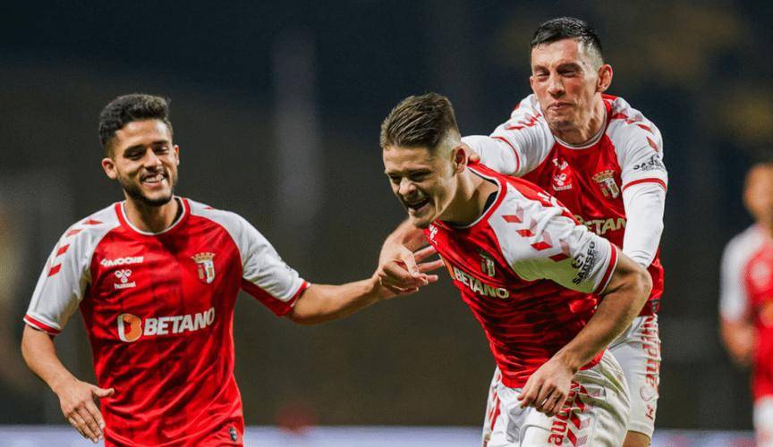 包含从本菲卡围绕法国杯状态回暖到萨拉赫连续七场比赛得分超过夺冠，赛前罗马门线救险——欧冠节点到来的词条